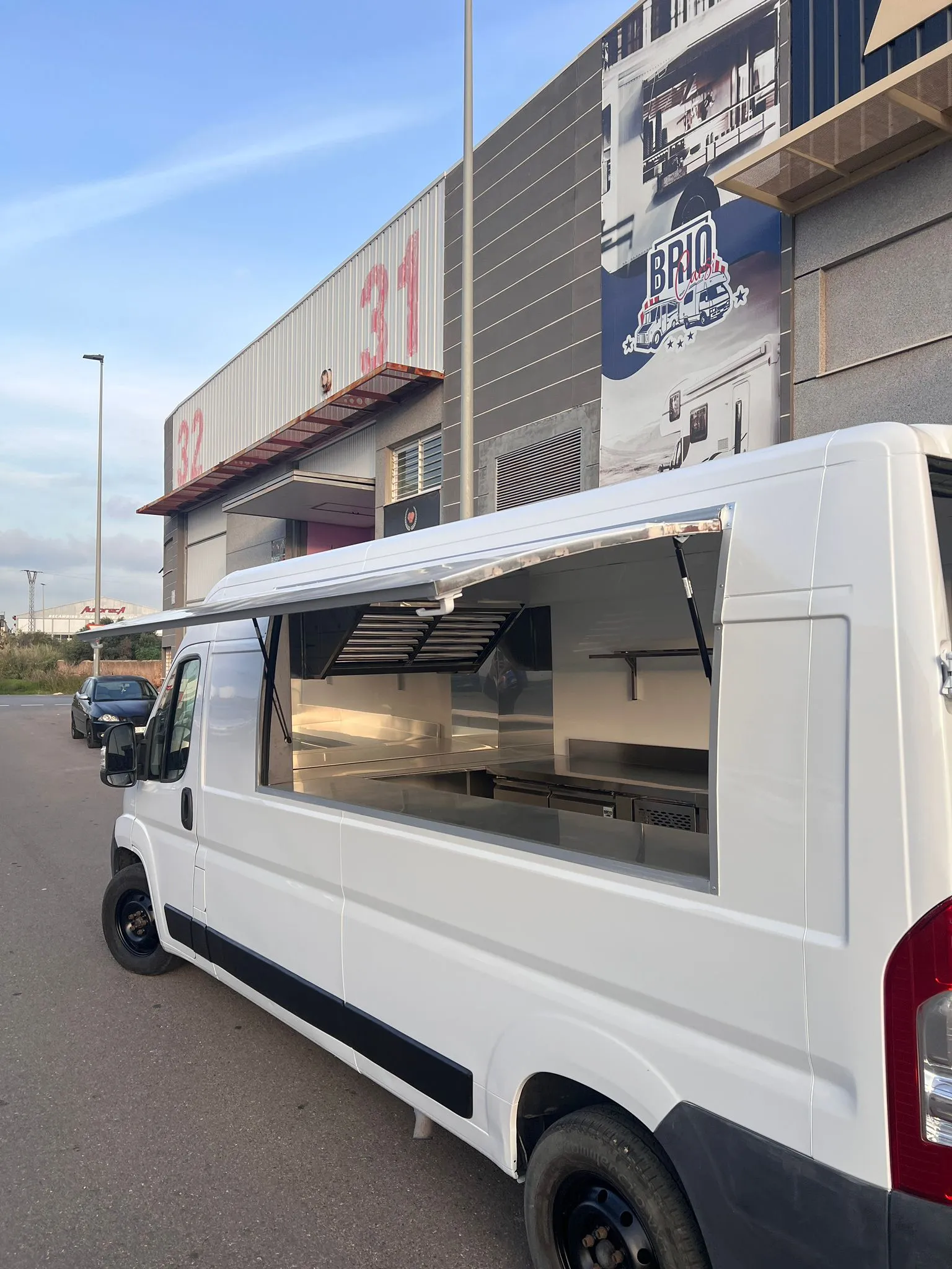 Exterior Fiat Ducato Food truck Homologada 3 - Alquiler en Mataró